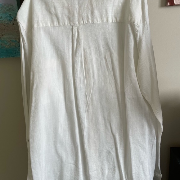 White blouse. Feels and looks like linen. - Picture 8 of 9
